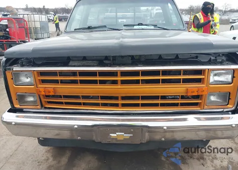 1985 Chevrolet C10 z USA, uszkodzony, nr VIN 1GCDC14HXFF301055